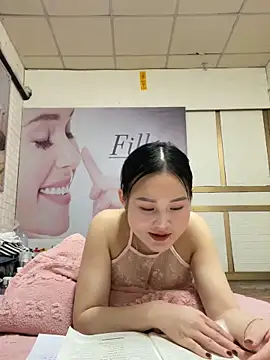 Emma_sexy98's cam snapshot