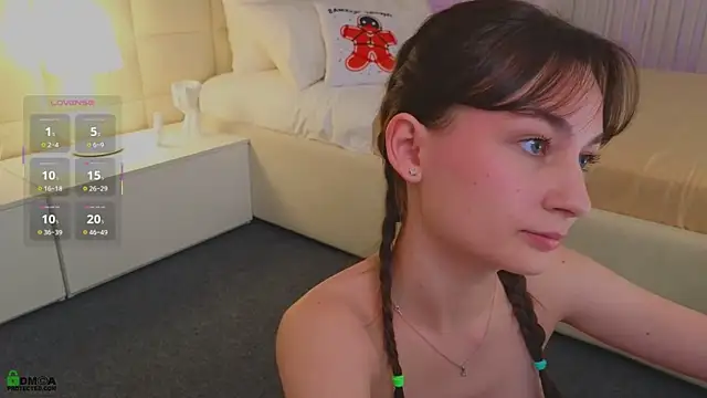 LolaPrise's cam snapshot