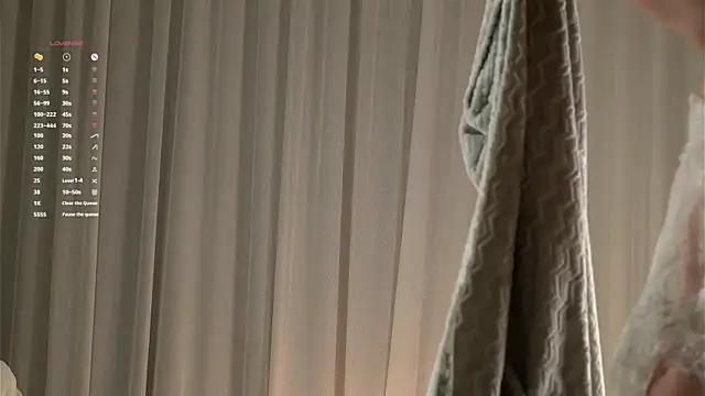 MonetLeitman's cam snapshot