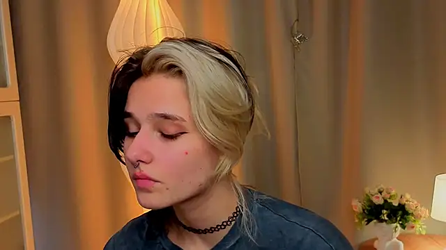 LizNostrand's cam snapshot