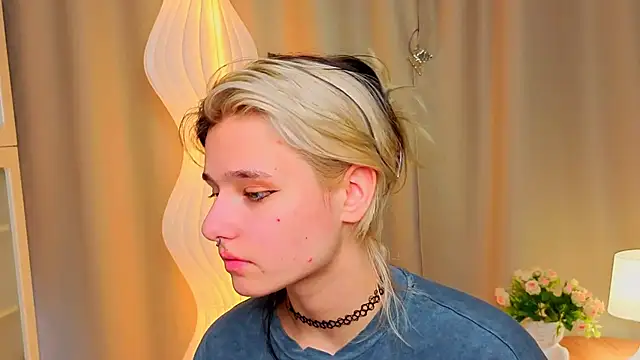 LizNostrand's cam snapshot