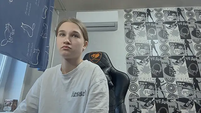 helgicuteness's cam snapshot