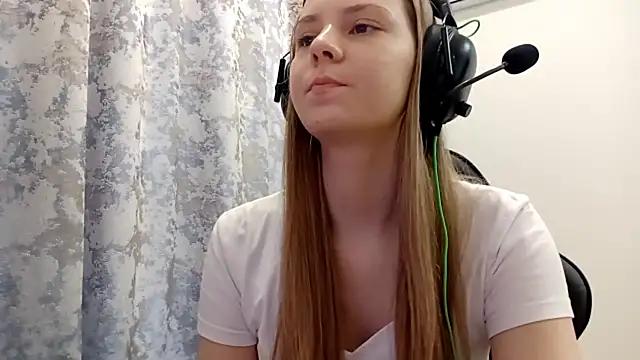 CrackShirker's cam snapshot