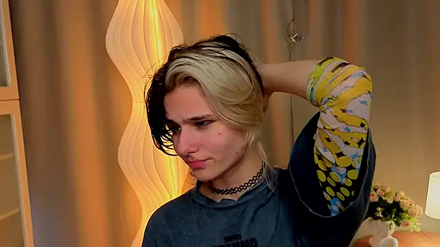 LizNostrand's cam snapshot