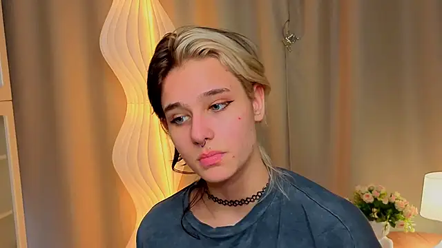 LizNostrand's cam snapshot