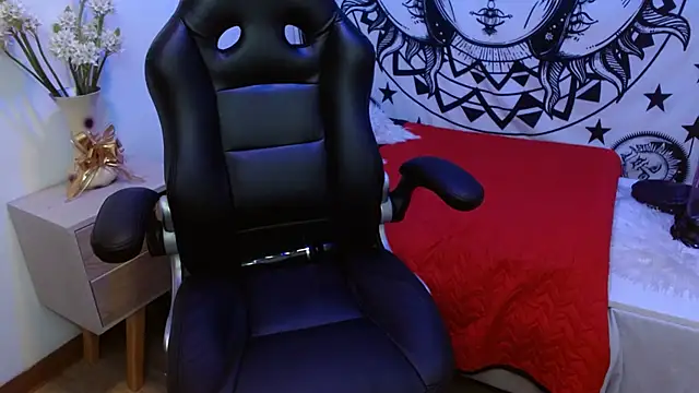 AlexandraJones_'s cam snapshot