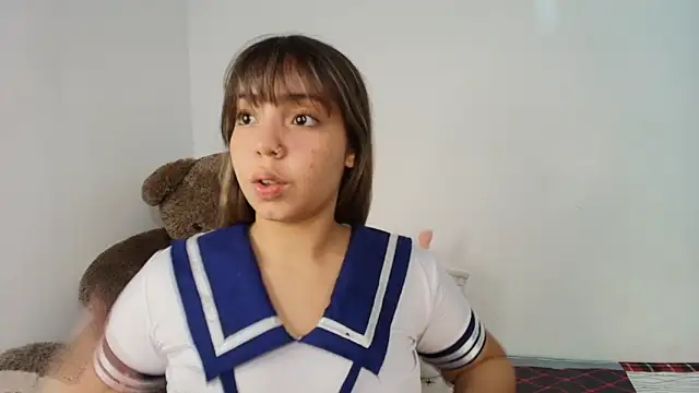 emma_grays2's cam snapshot