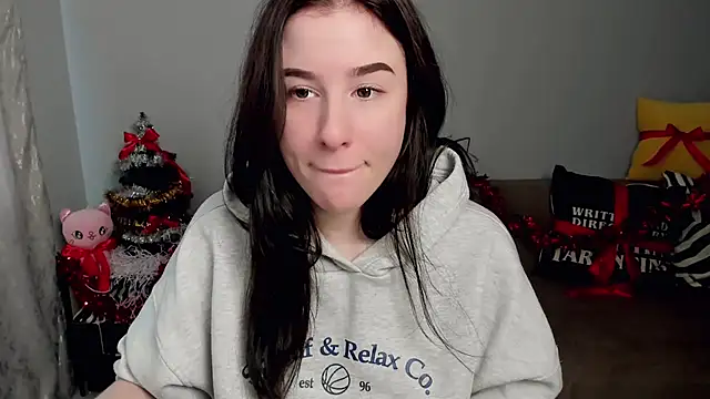 MoonShineShine's cam snapshot