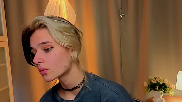 LizNostrand's cam snapshot