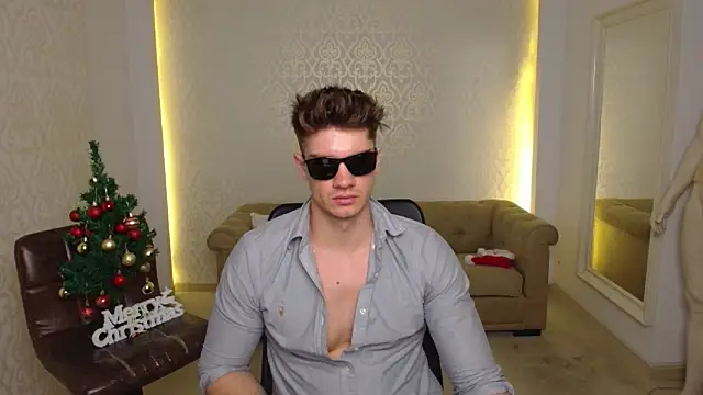 MaxKaiden live sex cam