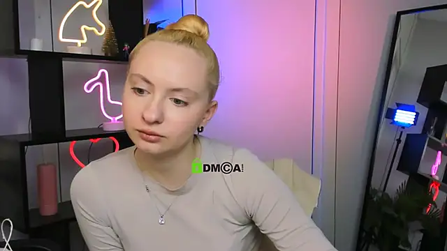 mila_glow1 live sex cam