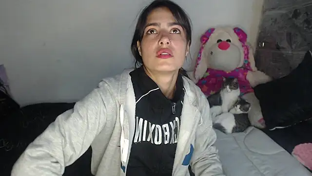 skinny_sweet2411's cam snapshot