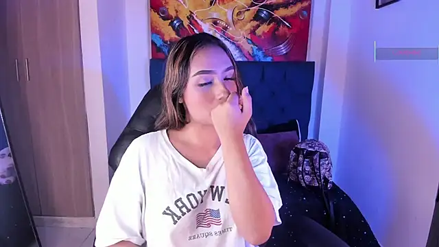 Anna_valerious7's cam snapshot