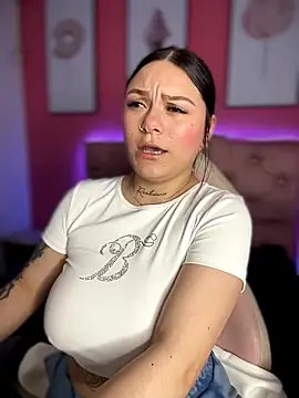 Megaan__More's cam snapshot