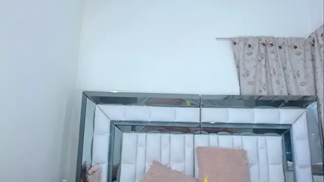 rebecagoldene live sex cam