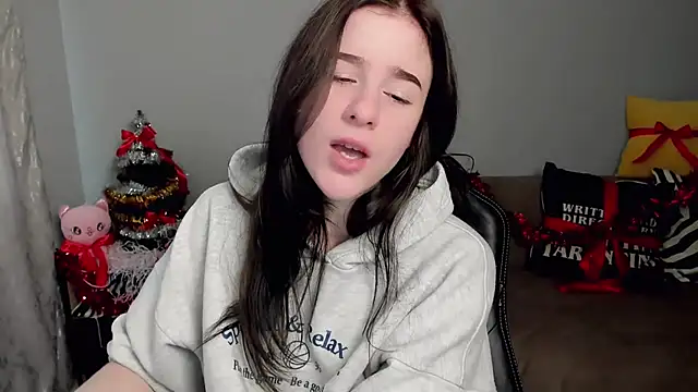 MoonShineShine's cam snapshot