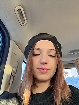 DollyTall's cam snapshot