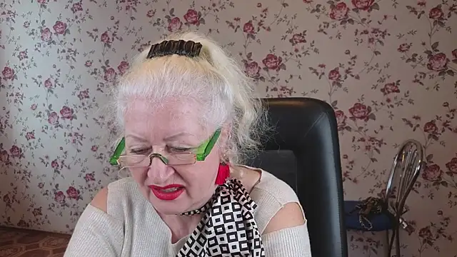 Maya_Mayflower's cam snapshot