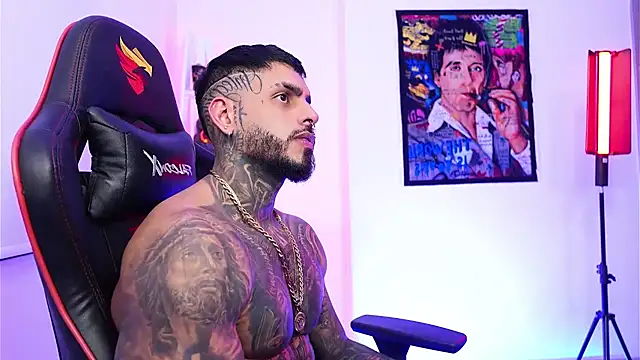 logan_hugh8's cam snapshot