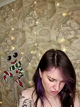 LazyTanukii live sex cam