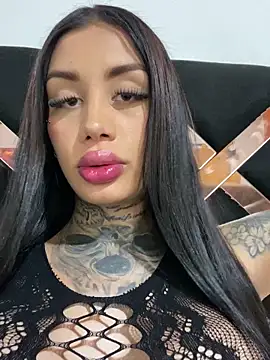 Zaratattoox live sex cam
