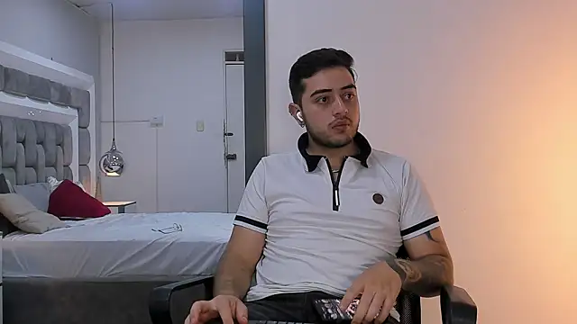 Ethan_Greys's cam snapshot