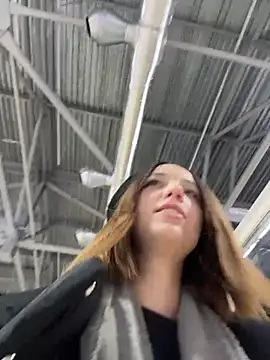 DollyTall's cam snapshot