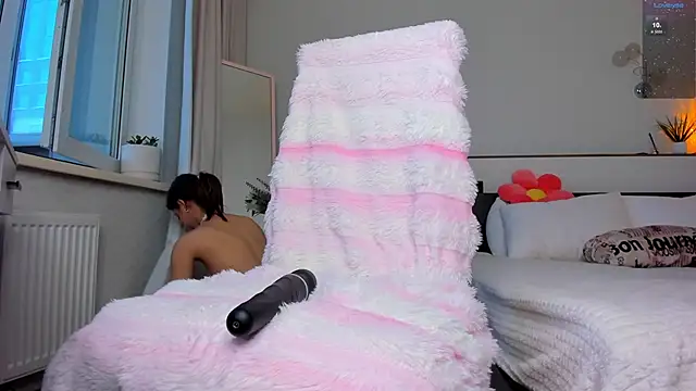 charlottacardi's cam snapshot