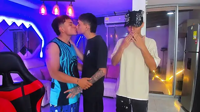 Houseofwarrios's cam snapshot