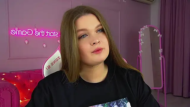 CrystalLyons's cam snapshot