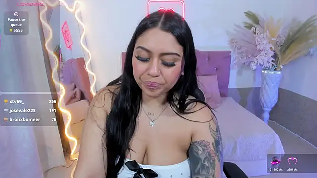 kendra_tay's cam snapshot