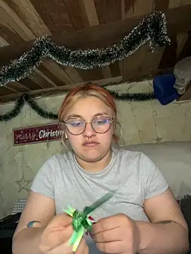 Sophia_Weest99's cam snapshot