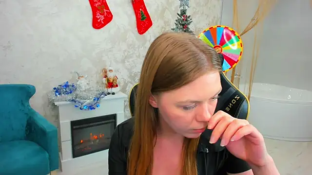 Strawberrye live sex cam