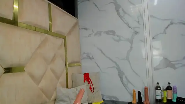 Allisonts69 live sex cam