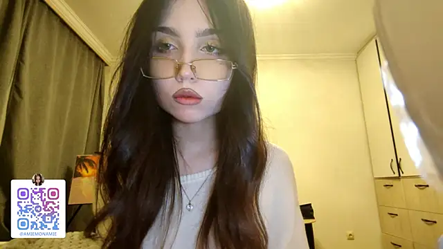 Qwami_Amie's cam snapshot