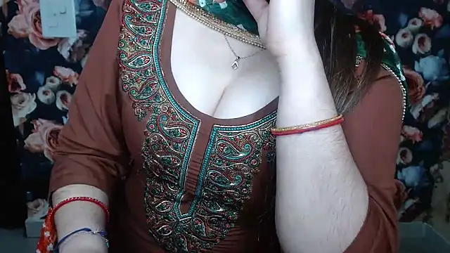 green_girl's cam snapshot