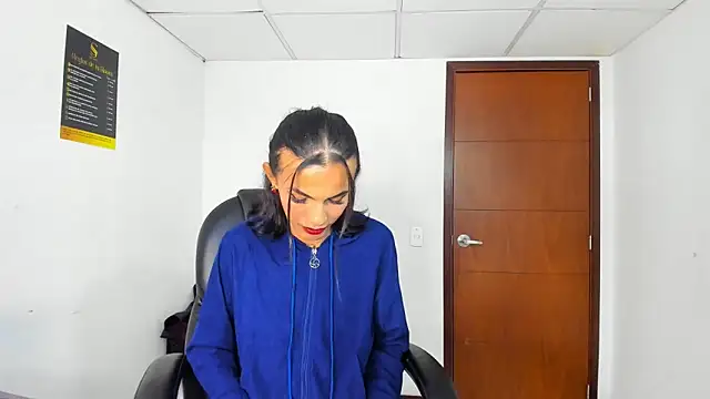 Aisha_hotts777 live sex cam