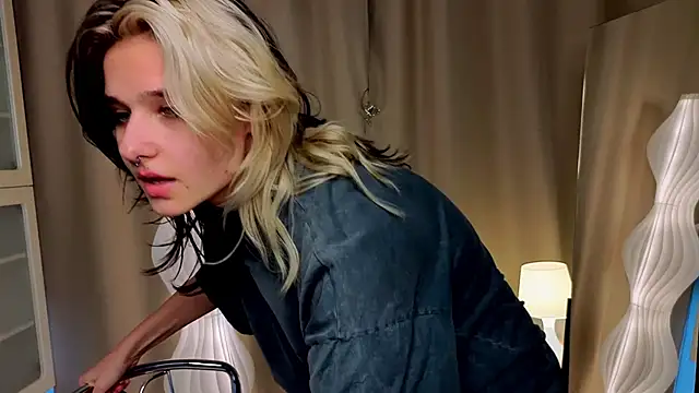 LizNostrand's cam snapshot