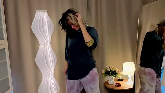 LizNostrand's cam snapshot