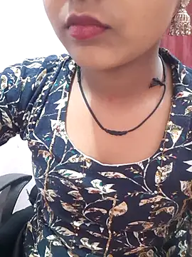 pari_rani7's cam snapshot