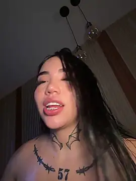 Nickiiiii live sex cam