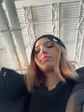 DollyTall live sex cam