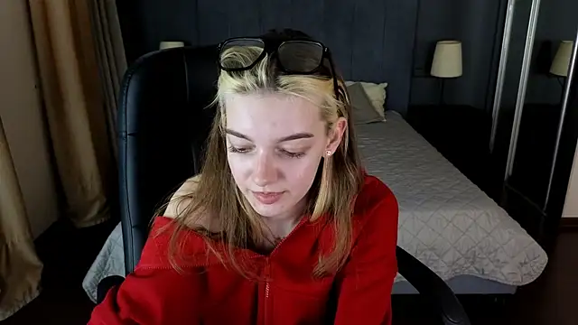 MILLIE_MUR's cam snapshot