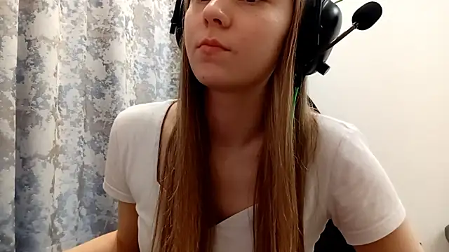 CrackShirker's cam snapshot