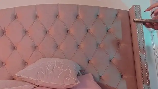 scarlettbooty live sex cam