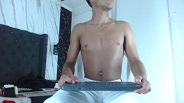 aston_xvera live sex cam