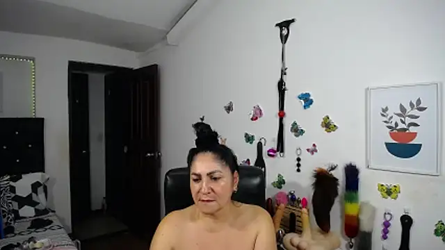 mature_bigboobs10's cam snapshot