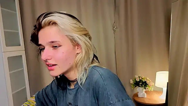 LizNostrand's cam snapshot