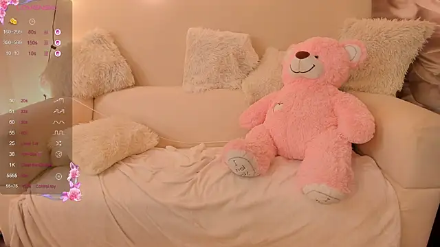 AliceWorall's cam snapshot