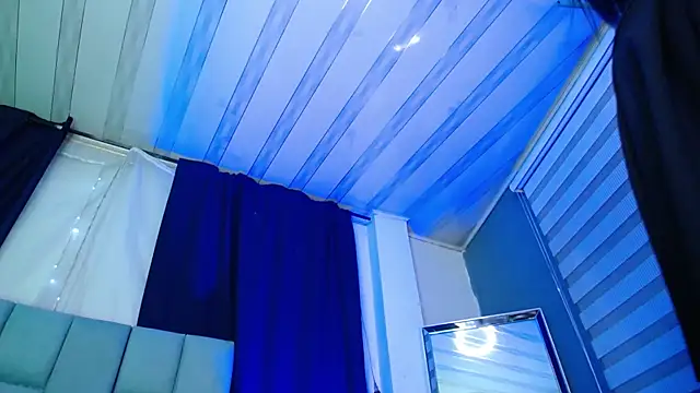 Emilyy05_'s cam snapshot